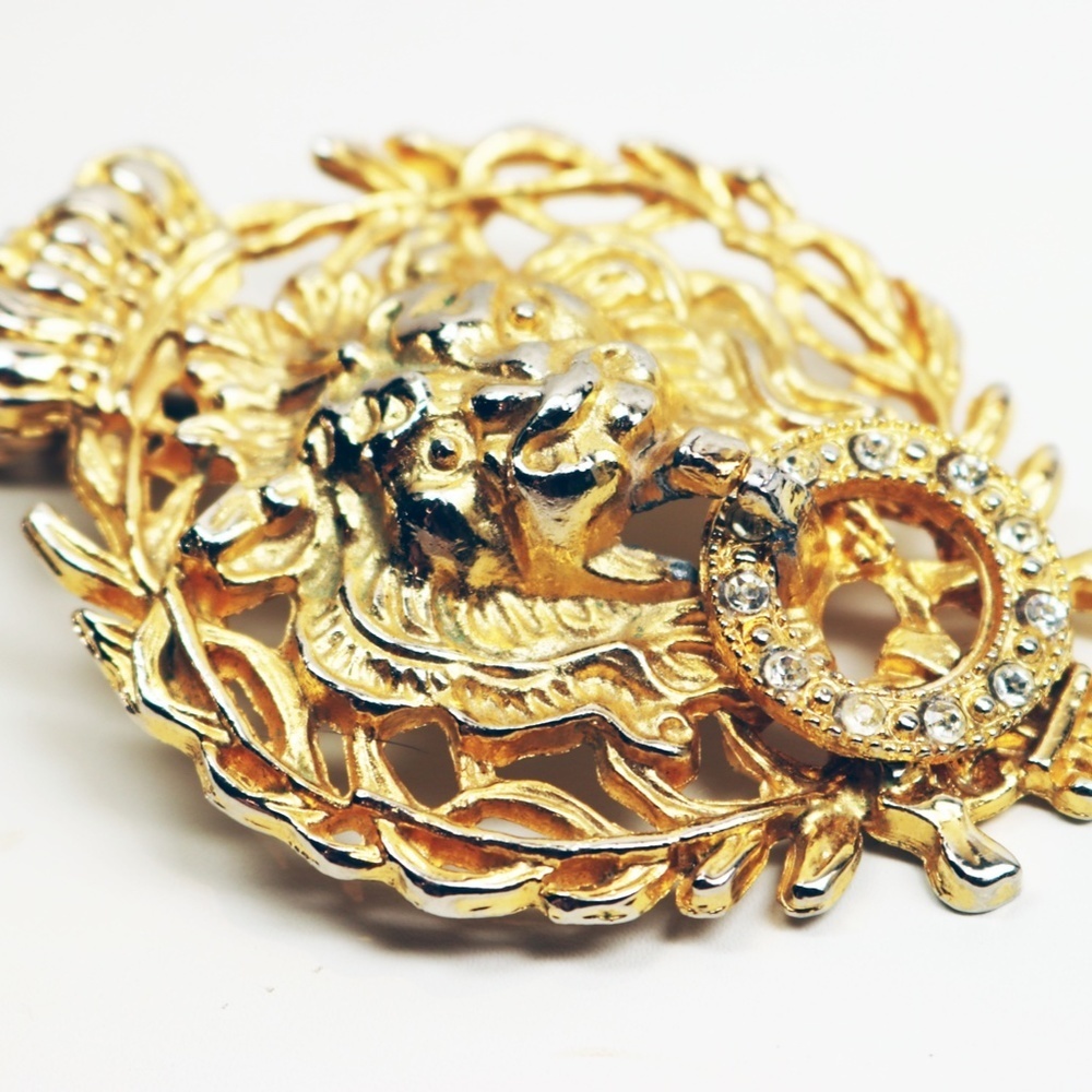 Lion's Head Doorknocker Necklace - Picture 7 of 8